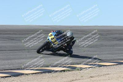 media/Oct-13-2025-Moto Forza (Mon) [[a66d839500]]/3-B Group/Session 2 (Bowl)/